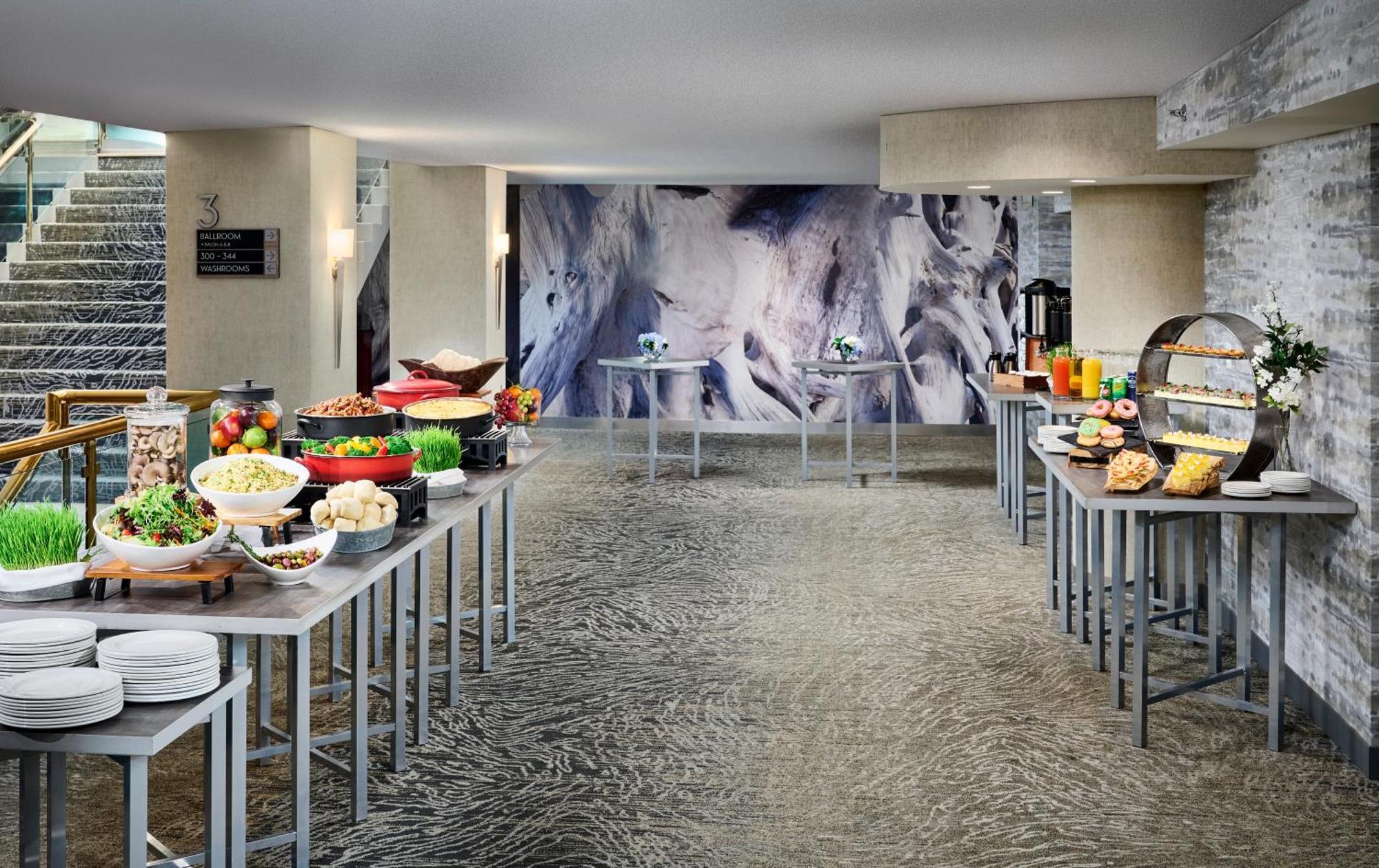 Отель Radisson Blu Toronto Downtown Экстерьер фото